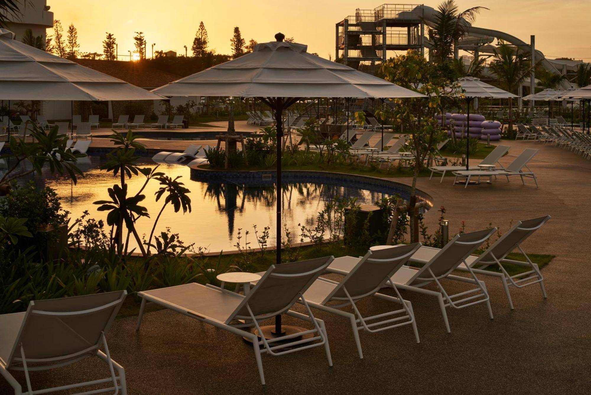 Grand Mercure Okinawa Cape Zanpa Resort Yomitan Exterior photo